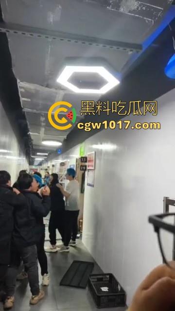 21世纪外卖员经典战役,美饿大战、出餐口大战后厨等等名场面,当今社会最不好惹的一群人,生死看淡不服就干!