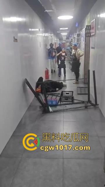 21世纪外卖员经典战役,美饿大战、出餐口大战后厨等等名场面,当今社会最不好惹的一群人,生死看淡不服就干!