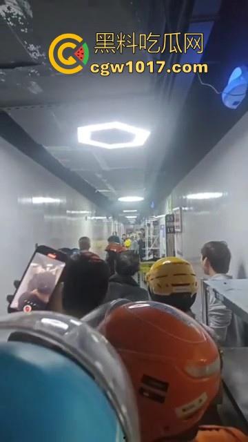 21世纪外卖员经典战役,美饿大战、出餐口大战后厨等等名场面,当今社会最不好惹的一群人,生死看淡不服就干!