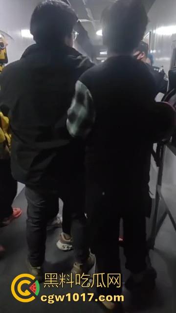 21世纪外卖员经典战役,美饿大战、出餐口大战后厨等等名场面,当今社会最不好惹的一群人,生死看淡不服就干!