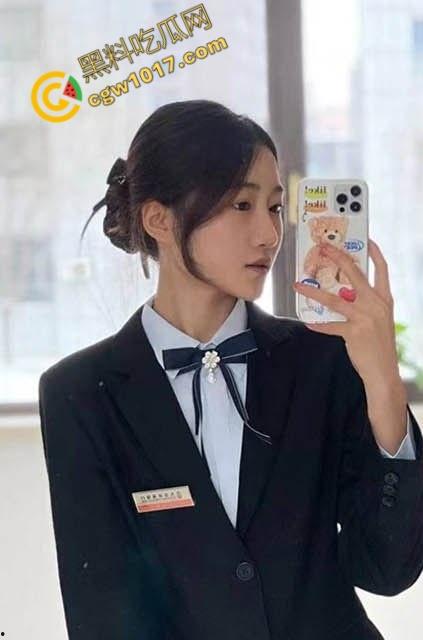 辽源巴卤社火锅店老板娘私下嗜好多人乱交,绿帽老公分享骚照,性感骚穴被无套爆操,白浆横流,淫靡不堪!