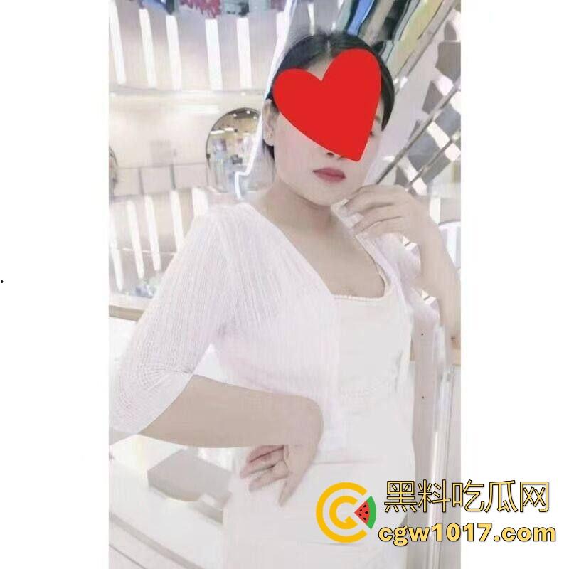 孕妇妈妈卖自己母乳,居然还供不应求?有此等好事怎么我总是最后一个知道的,都是大奶母狗,边干边喷奶!