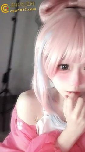 快手三角洲女主播【番茄酱耶】，榜一大哥打赏一个火箭，椅子翻转双脚乱蹬，当场失控骚逼喷汁，直播整活流量密码 ！