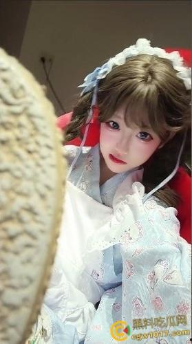 快手三角洲女主播【番茄酱耶】，榜一大哥打赏一个火箭，椅子翻转双脚乱蹬，当场失控骚逼喷汁，直播整活流量密码 ！