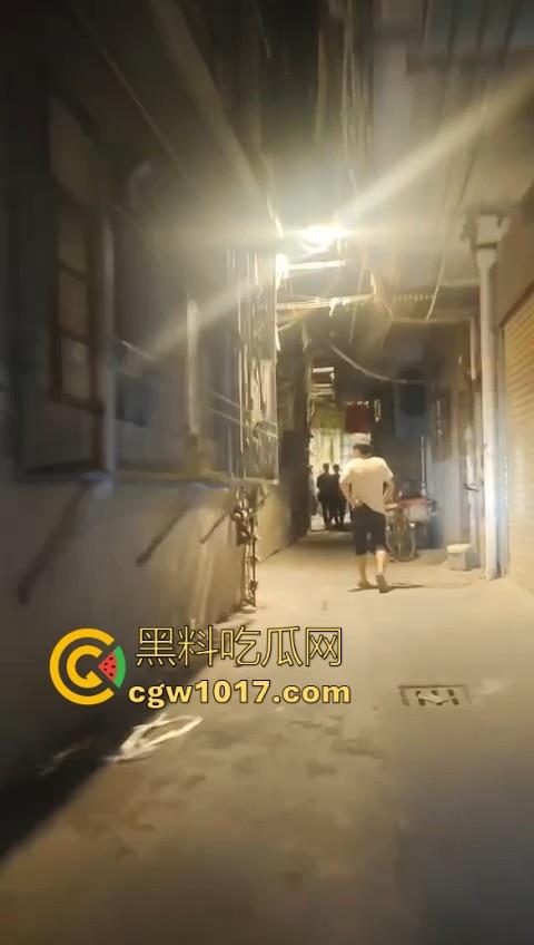 好酒不怕时间长,好妓不怕巷子深,瓜友深夜探索广东汕头小巷子,越往后越惊喜,质量还可以啊!