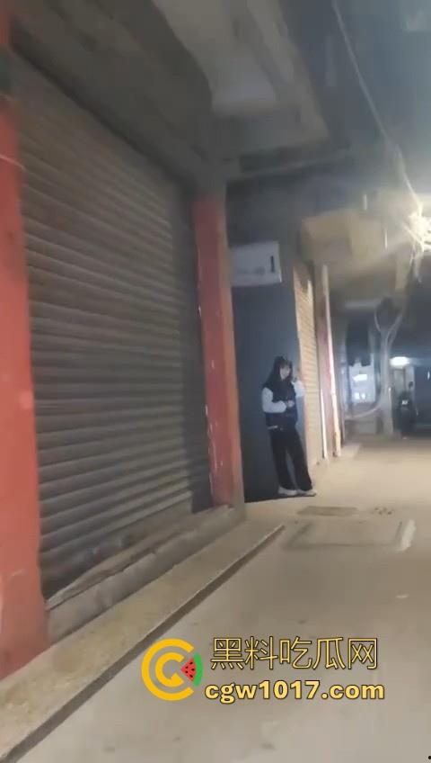 好酒不怕时间长,好妓不怕巷子深,瓜友深夜探索广东汕头小巷子,越往后越惊喜,质量还可以啊!