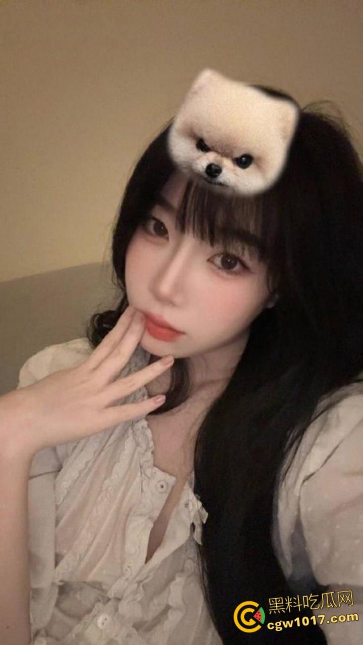 约炮大神【fkabuto】，约操江苏神仙颜值女大学生，白虎嫩穴一插白浆都流出来了，多姿势爆操浪叫不止！