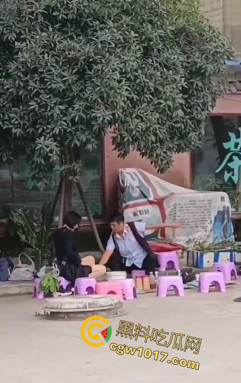 公园摆摊算命,算命大师哄骗极品小仙女,揉胸抠穴就能断知福祸,趁机揩油过足手瘾,我现在学算命来得及吗?