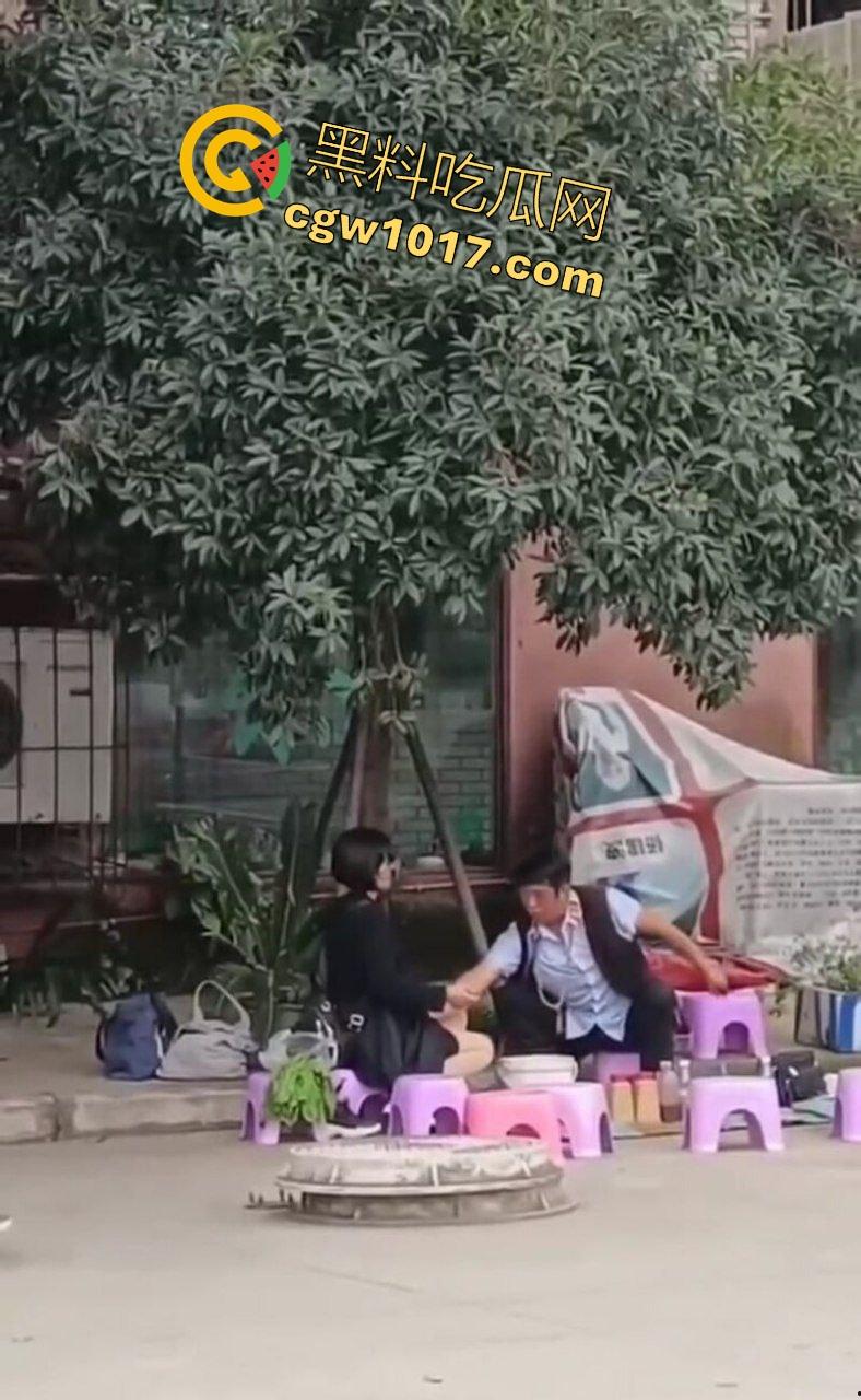 公园摆摊算命,算命大师哄骗极品小仙女,揉胸抠穴就能断知福祸,趁机揩油过足手瘾,我现在学算命来得及吗?