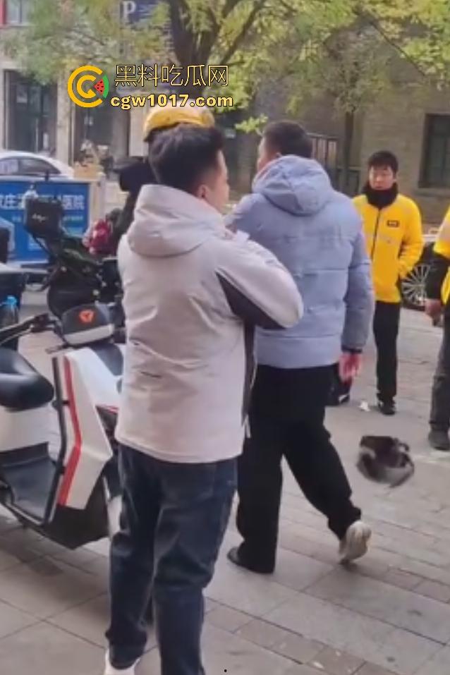 石家庄美团外卖小哥忍无可忍血刃站长,5块单子只给1块,离职扣80%工资逼人走绝路,这不是活该找刀吗?