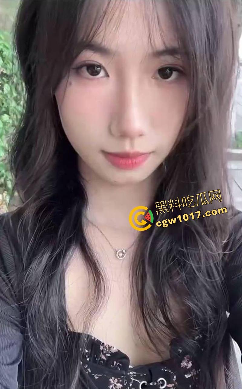 武汉工程大学【李沫如】露脸挨操视频曝光，甜美露脸口交吞屌，多姿势爆操颜射满脸浓精，性感妖娆的小妖精！