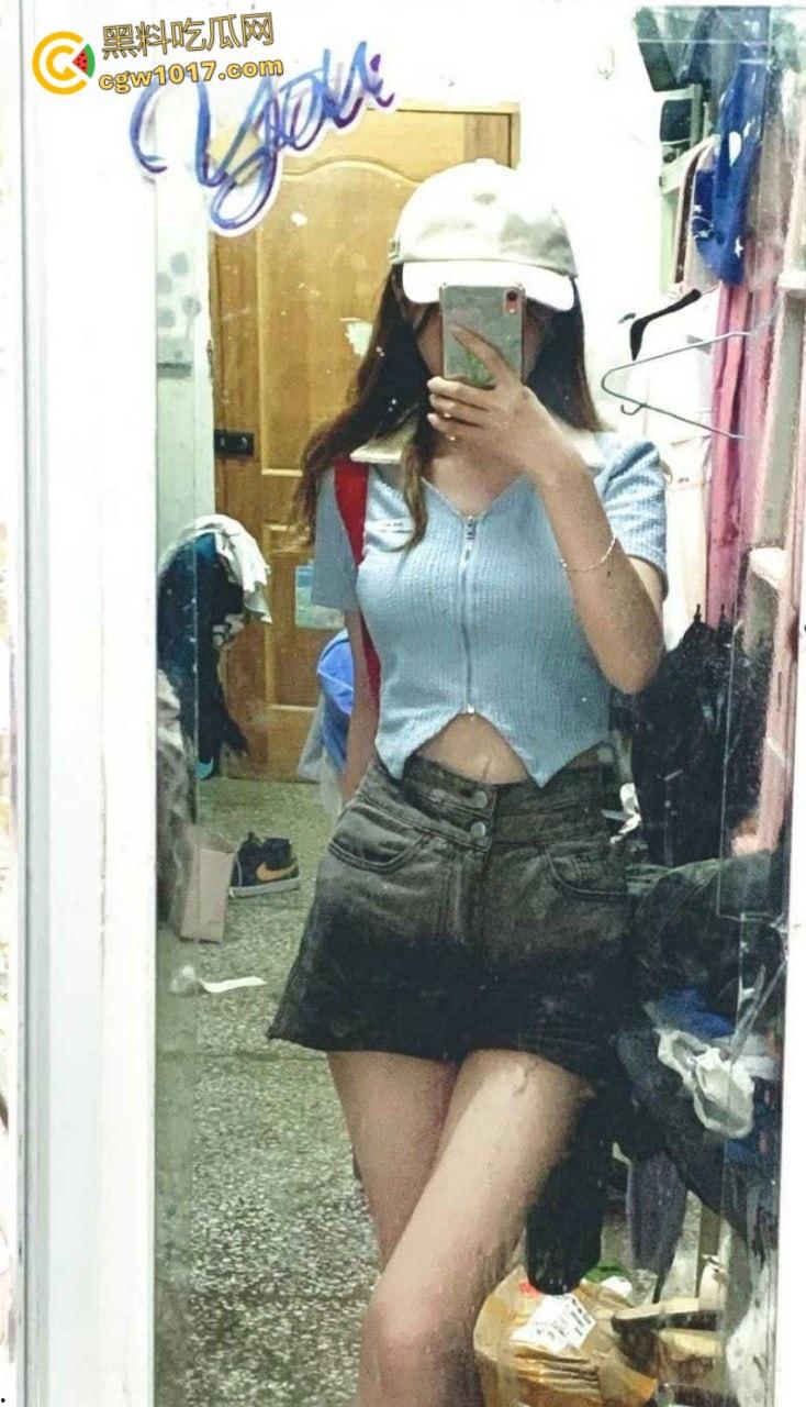 福建师范大学校花【李晓梅】她翘起雪白肥臀,白丝玉足玩弄男友大屌,粉嫩小穴被后入狂操呻吟不断!