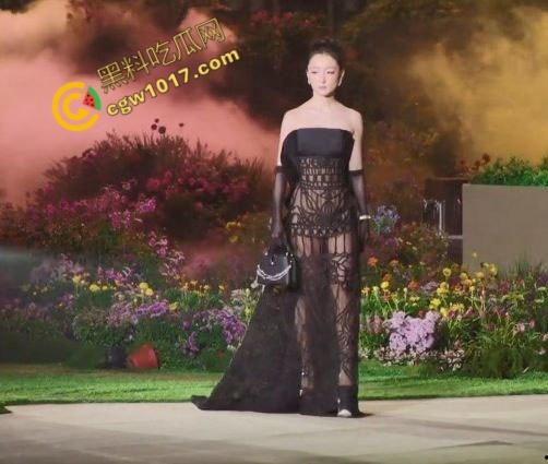 【周冬雨】VOGUE红毯透视装走光,性感仙女瞬间成爆炸新闻,行走荷尔蒙炸弹掀全网浪潮,裙摆失控全网疯传!