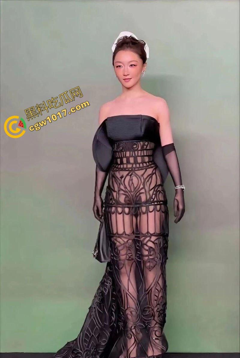 【周冬雨】VOGUE红毯透视装走光,性感仙女瞬间成爆炸新闻,行走荷尔蒙炸弹掀全网浪潮,裙摆失控全网疯传!