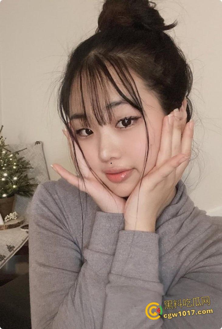 韩国极品网红美女【yunseo】，金主定制视频流出，jk制服全裸露出自慰诱惑，水晶肉棒玩弄淫态尽显 ！