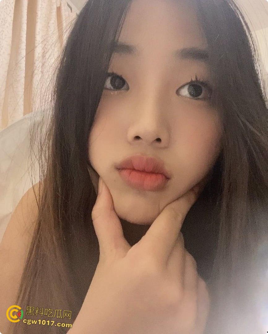 韩国极品网红美女【yunseo】,金主定制视频流出,jk制服全裸露出自慰诱惑,水晶肉棒玩弄淫态尽显 !