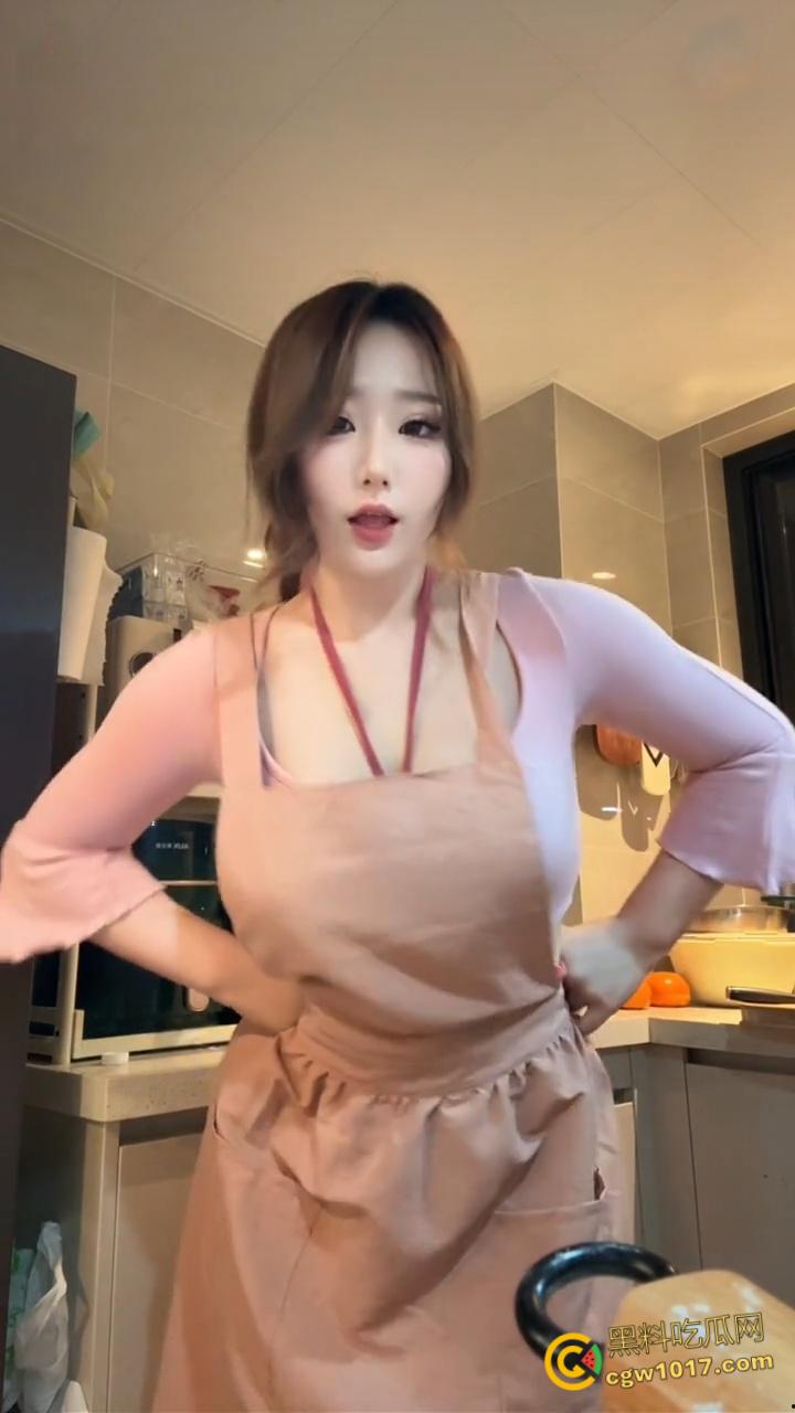 抖音百万粉丝网红【霸王龙女孩】大尺度定制视频流出,G奶少妇各种骚浪姿势秀乳晃臀,淫荡无比!