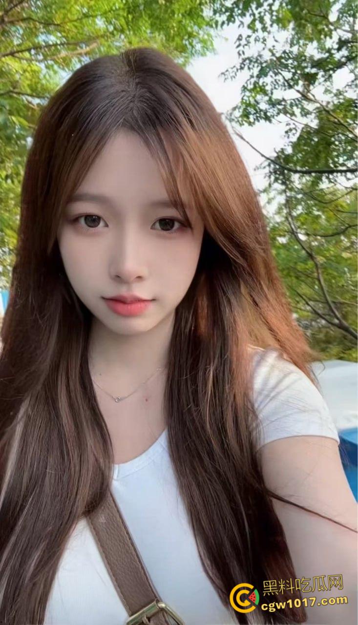 闷骚母狗表白大屌炮友,被拒绝后恼羞成怒曝光,露脸吸吮龟头口爆吞精,穿着情趣内衣坐屌狂摇!