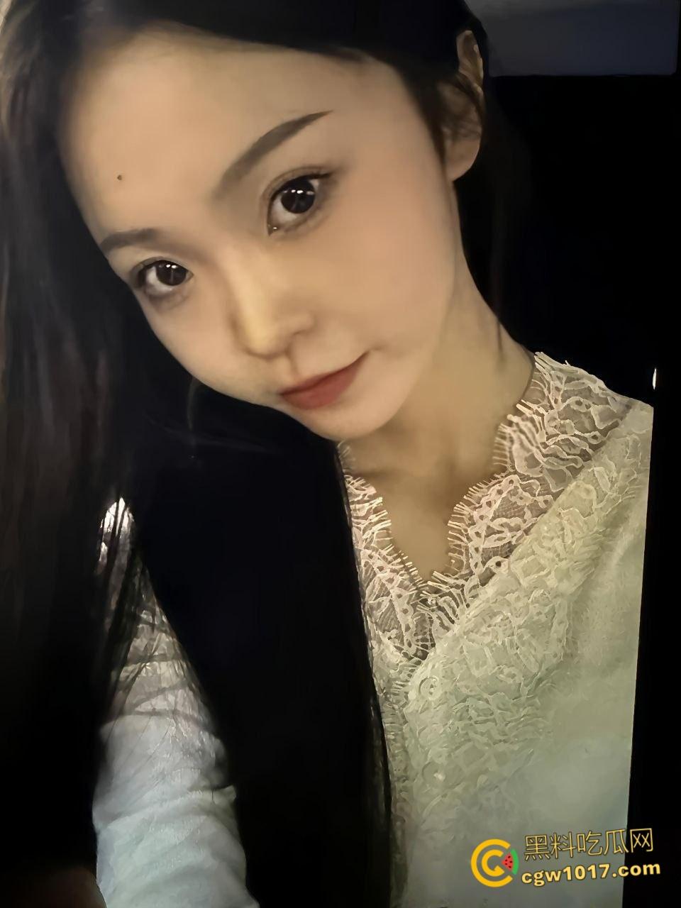 山东淫荡少妇【胡婉清】,被前男友SM调教泄漏,白丝高跟鞋对镜后入无套爆操,女上骑乘疯狂榨精 !