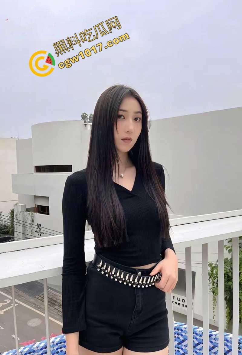 成都长腿御姐【张曦文】私密约炮视频曝光:T台女神化身淫娃荡妇,女上位骑乘金主大屌,淫穴喷张遭全网围观!