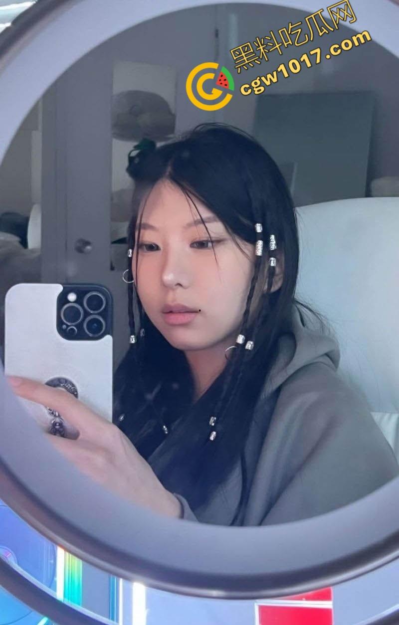 新加坡性感美女留学生被前男友泄露性爱视频爆红网络，极品身材被各种爆操 淫荡本质尽显无遗，火辣画面引发热议