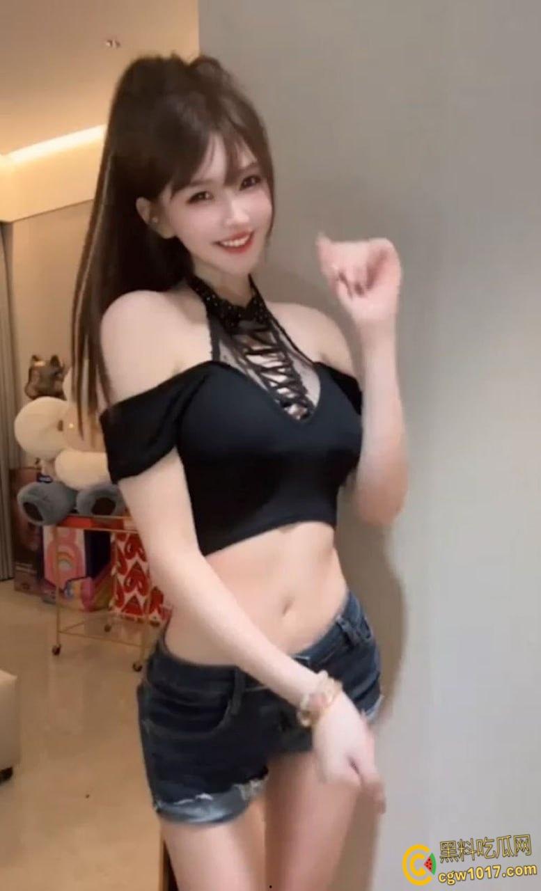 抖音网红【aehskdhmg】,可爱少女早年黄播起家,娇小身材大尺度自慰,道具猛插粉嫩骚穴娇喘连连!