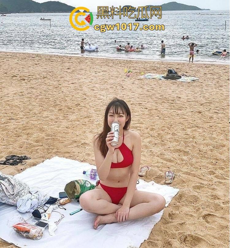 杭州工商大学高颜值反差嫩妹【肖艺莹】与前男友旅游做爱视频曝光,激情缠绵本性尽显,跪床口交对镜后入爆操娇躯!