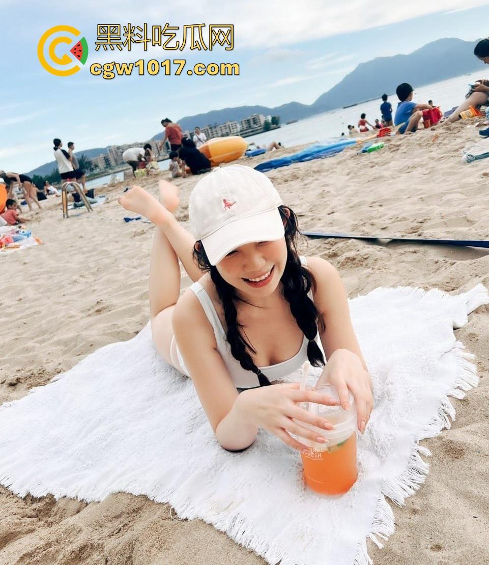 杭州工商大学高颜值反差嫩妹【肖艺莹】与前男友旅游做爱视频曝光,激情缠绵本性尽显,跪床口交对镜后入爆操娇躯!