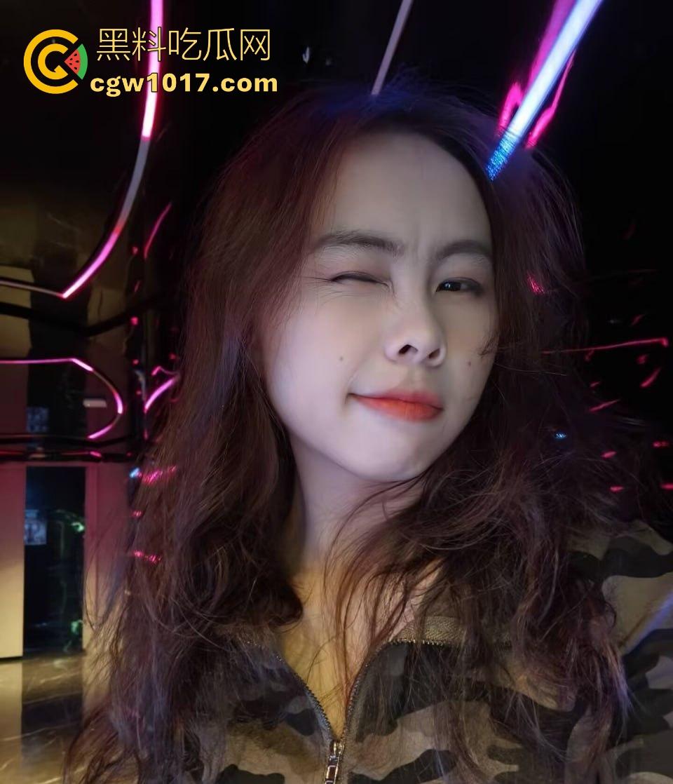 我的性感反差女友【康悠悠】性爱视频曝光，清纯可爱淫荡母狗，骑乘上位疯狂扭动，湿润私处闪耀光芒，大胆放纵！