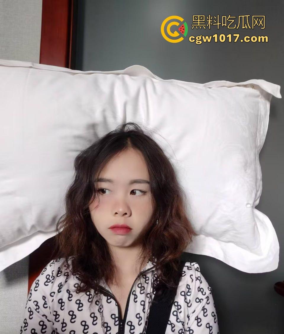 我的性感反差女友【康悠悠】性爱视频曝光，清纯可爱淫荡母狗，骑乘上位疯狂扭动，湿润私处闪耀光芒，大胆放纵！