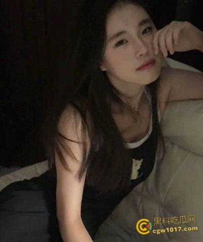 山东大学清纯学妹【谢馨予】，社交软件约炮猛男化身淫荡母狗， 露脸深喉口交舔嘴回味，肛交后入淫乱不堪 ！