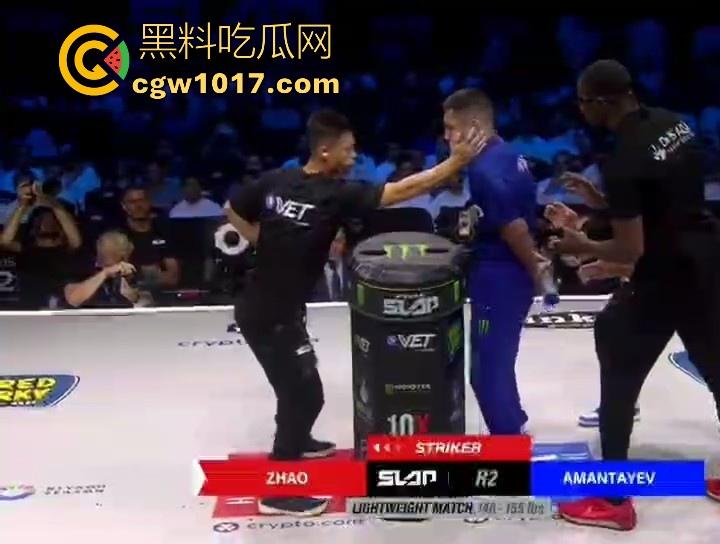 通背拳传人赵鸿刚参加UFC扇耳光大赛被对手KO!曾以为在耳光大赛上无敌的武功,没想到是这种下场,真是花拳秀腿!