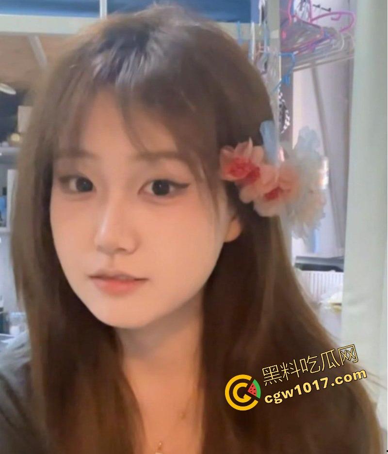 浙江大学极品高颜值学妹【刘颖】清纯可爱,醉酒后眼神迷离被同学带到酒店脱光衣服狂干,粉嫩骚逼被捅得汁水四溅!