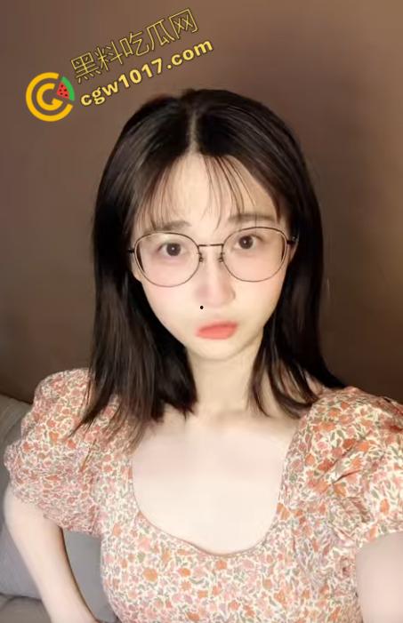 叛国媚黑婊【七七叭叭】大肆宣传辱国事件,前男友爱国怒曝骚逼当母狗的日子,被大鸡巴爆操内射视频全网疯传