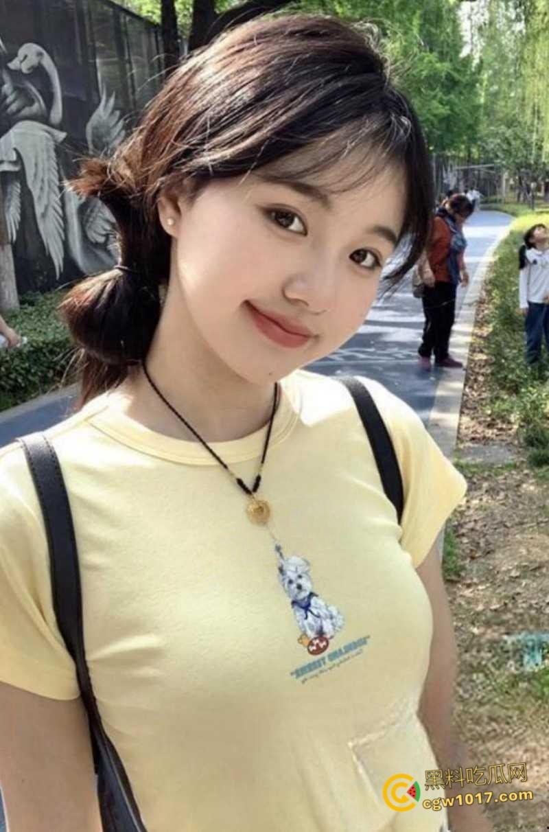 四川成都中医药大学【满雨涵】,天生母狗奴性十足,为取悦男友宿舍情趣白丝自慰,胴体白嫩娇喘诱人!