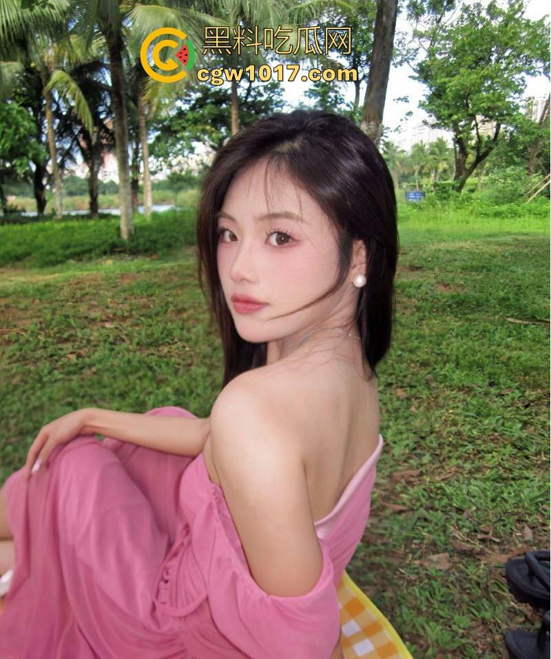 上海高颜值捞女【刘盈盈】这朵比基尼毒玫瑰，专去酒吧傍大款，坑骗男人酒水喝，灌醉你榨干钱包再榨干鸡巴！