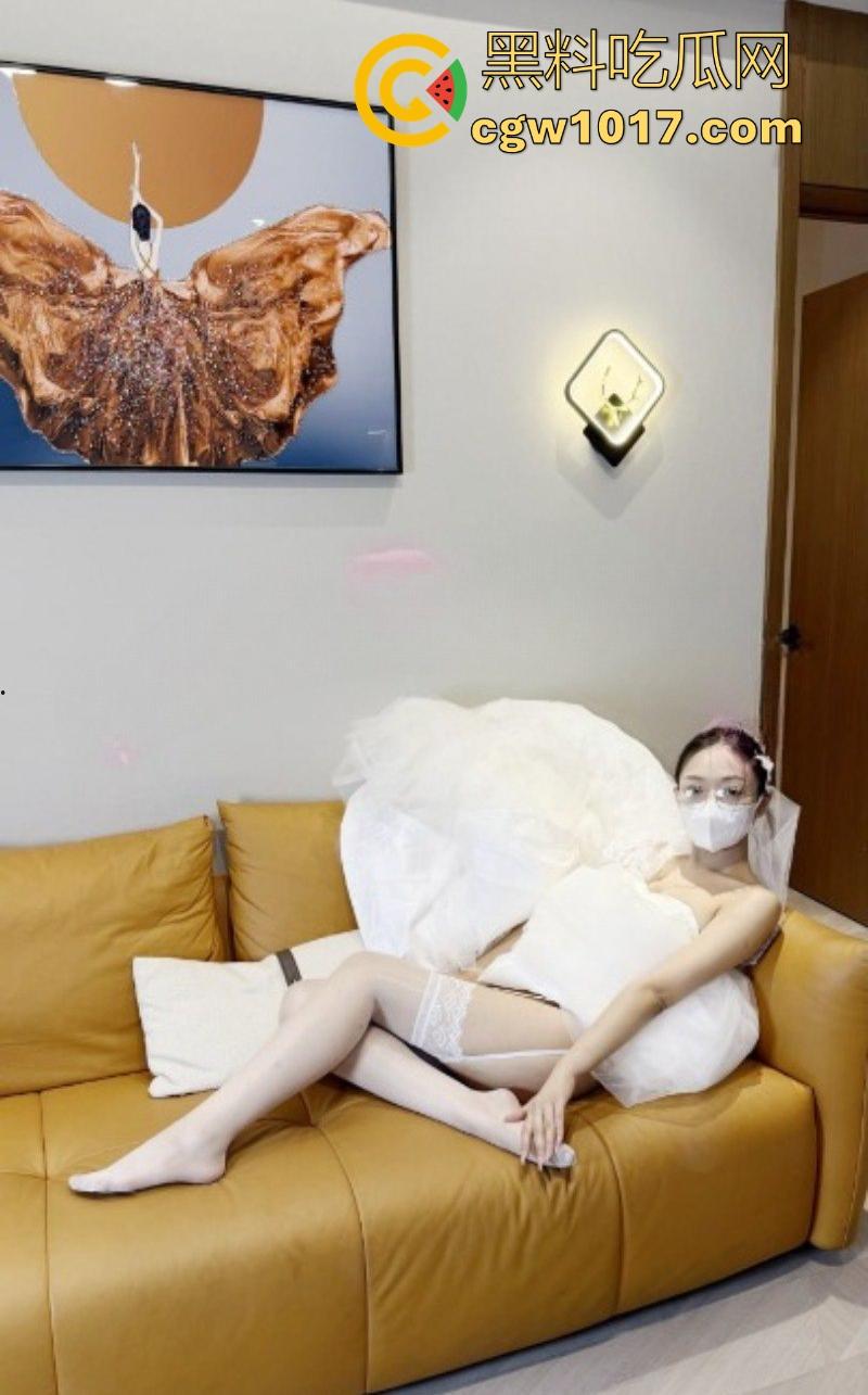 快手御姐网红【媚娘白玉花】最新私密视频曝光，大尺度换衣擦边，雪白肌肤粉嫩诱人美到窒息，释放原始欲望！