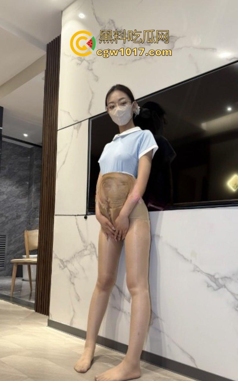 快手御姐网红【媚娘白玉花】最新私密视频曝光，大尺度换衣擦边，雪白肌肤粉嫩诱人美到窒息，释放原始欲望！