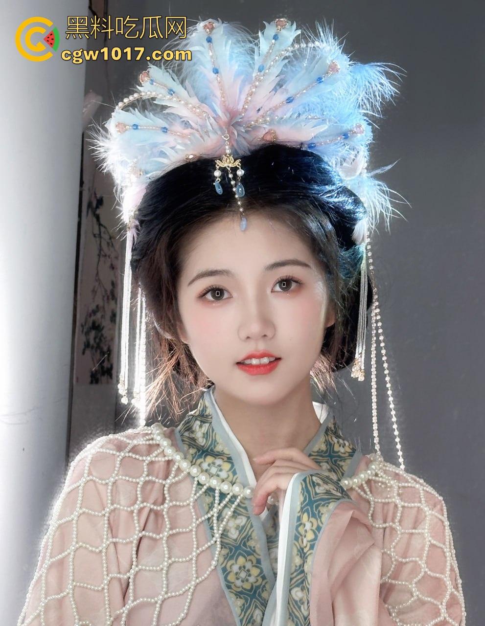 石家庄一中情侣午休期间天台做爱,边亲边身上骑,一步步压榨着瘦弱的鸡巴,狠狠的吞噬着,羡慕年轻人 !