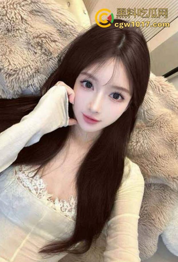 跟性感丰满的迷人嫂子酒店偷情约炮，红色情趣套装身上骑，无套中出，一滴不剩的舔舐干净我的精液！