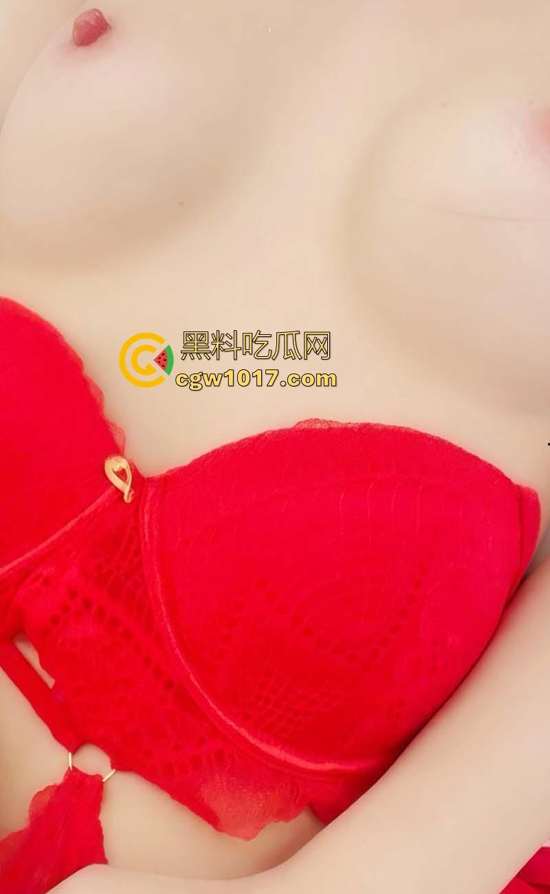 跟性感丰满的迷人嫂子酒店偷情约炮，红色情趣套装身上骑，无套中出，一滴不剩的舔舐干净我的精液！