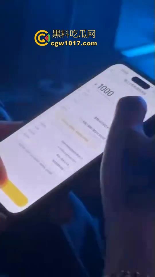 春霄一刻值千金!这种情况借钱也得上啊!灯红酒绿的生活谁不陶醉,极品女模身上骑,一月劳作全白干!