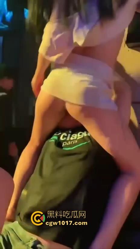 春霄一刻值千金!这种情况借钱也得上啊!灯红酒绿的生活谁不陶醉,极品女模身上骑,一月劳作全白干!