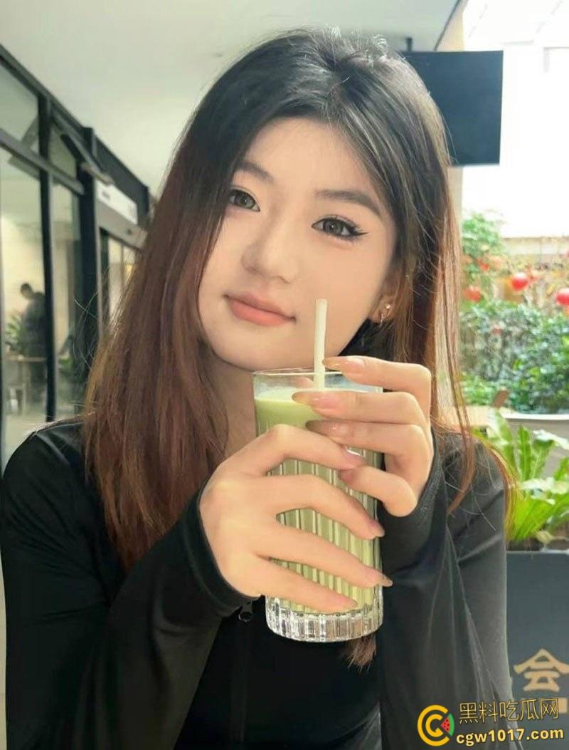 河北地质大学清纯校花【李依凡】,与男友出租房做爱自拍,毒龙口交激情调情,各种姿势爆操爽翻天!