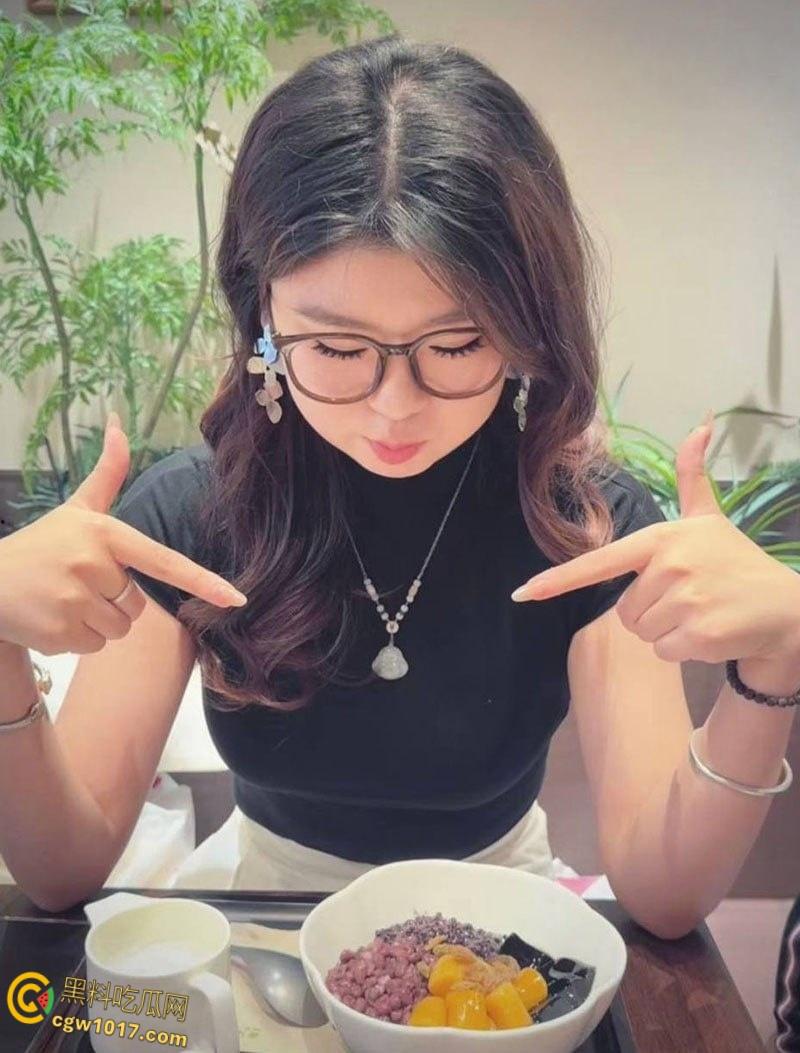 河北地质大学清纯校花【李依凡】,与男友出租房做爱自拍,毒龙口交激情调情,各种姿势爆操爽翻天!