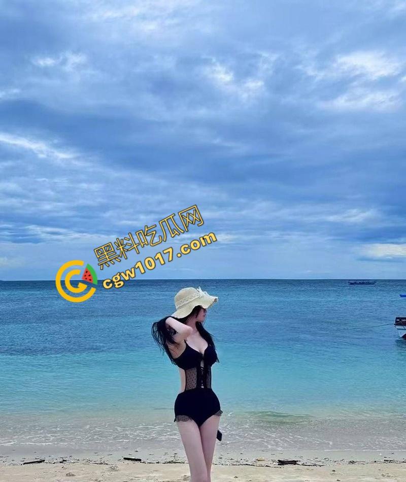 佛山白富美【陈佳涵】约炮视频曝光：体育生疯狂爆操堪比炮机，爆乳乱颤，嫩穴淫水四溢，各种姿势操得天昏地暗！