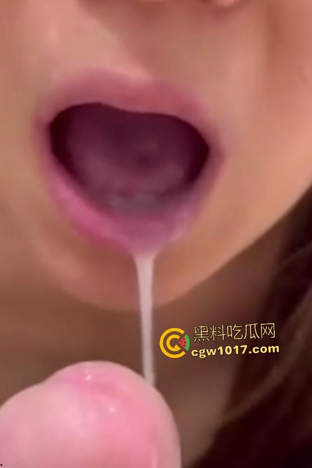 海角哥哥带妹妹酒店开房,肉丝足交还戴眼罩口交20分钟才口爆射嘴,持久忍耐力变态,换一般人5分钟完事了!