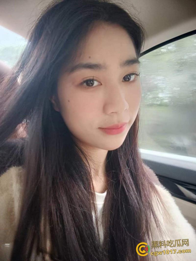 高颜值反差舞蹈生，难以抵抗金钱诱惑成为金主性奴，胯下侍奉爆筋肉棒，害羞的说只允许拍这一次，口技十分了得 ！