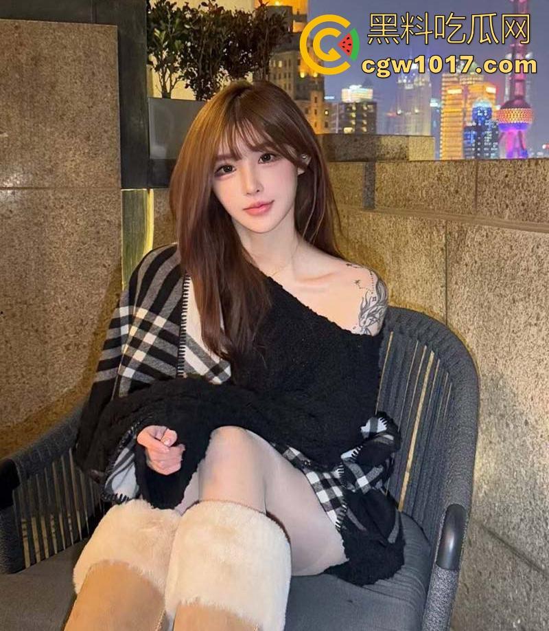 一次酒吧邂逅妹想到邂逅出了一个极品淫荡母狗,舔屌口技一流,平时优雅外表下性欲如火山爆发,床上骚气十足!