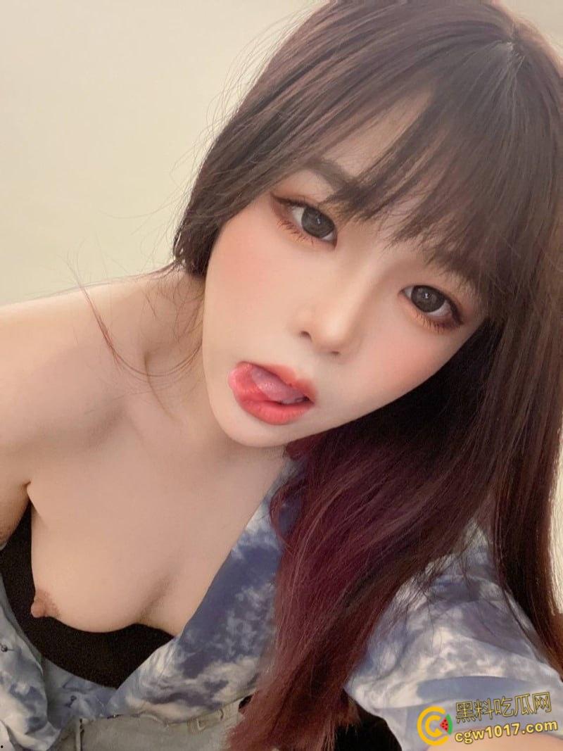 台湾高雄中华科大【孙资婷】, 被炮友各种调教玩弄,口交深喉颜射极致榨精,狂骑炮友宛如自动打炮机器 !